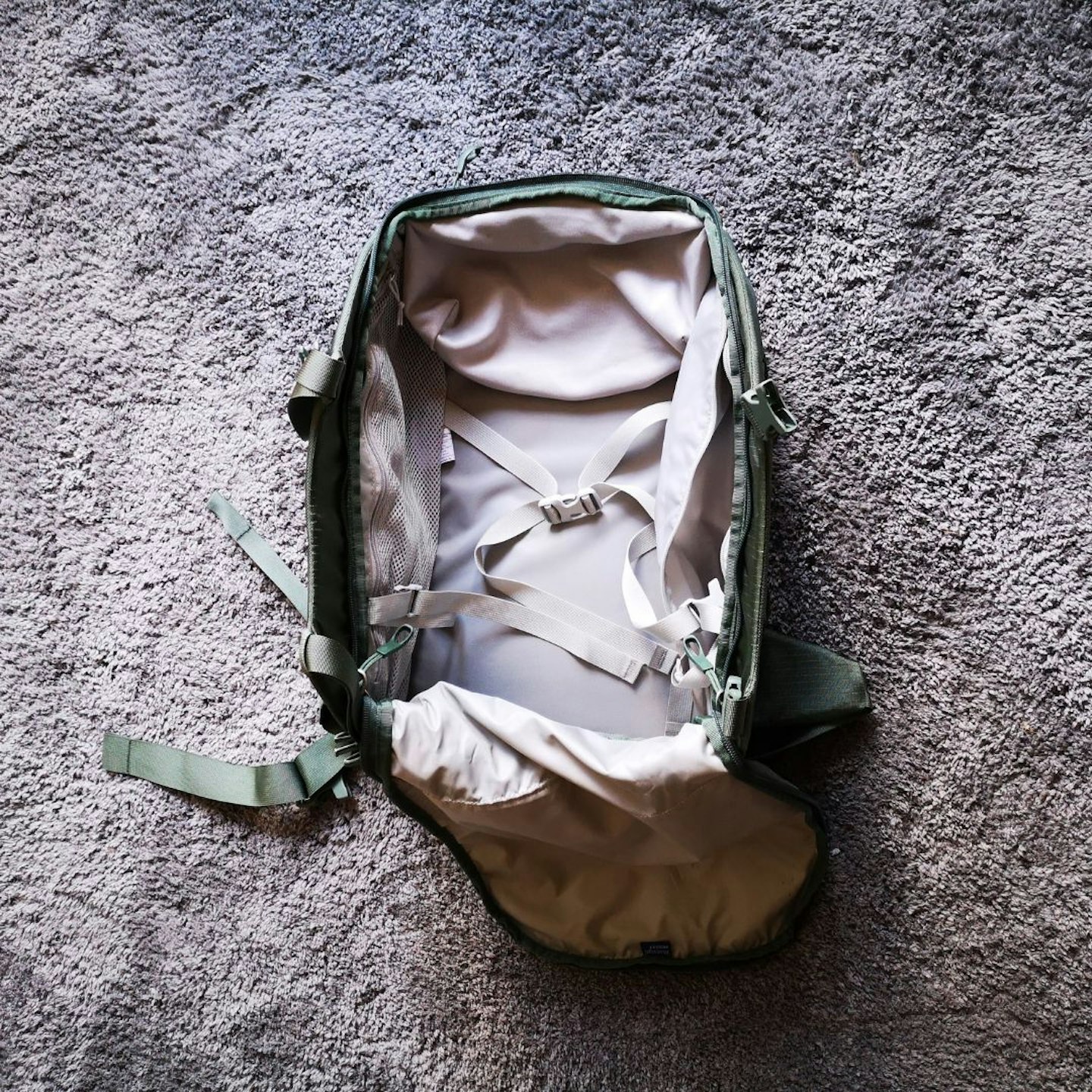 Osprey bag cavity